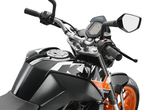 However, ktm should have thought about releasing the black coloured duke with an orange frame, which may gain loads of likes. KTM 200 Duke BS6 Price, Mileage, Review, Specs, Features ...