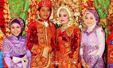 Yellow Life Minangkabau Wedding