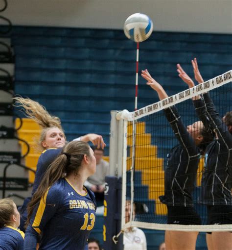 Grand Haven Volleyball Kicks Off Division 1 Districts With A Straight