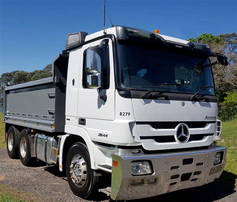 Customised Mercedes Actros Truck Pics