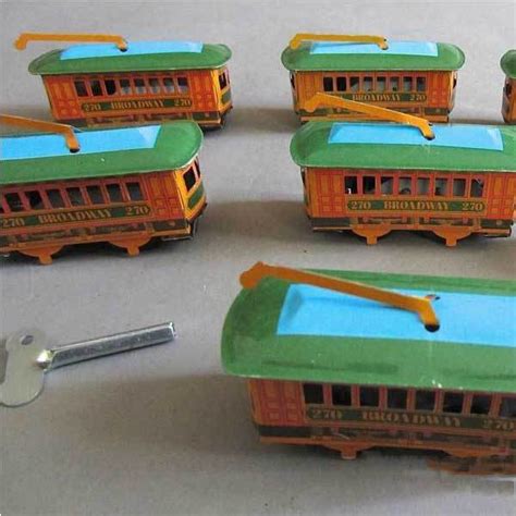 Deerfield Vintage Wind Up Tin Toy Clockwork Spring Trolley Bus Toy