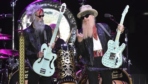 Billy Gibbons Credits Bassist Elwood Francis With Energizing Zz Top Iheart
