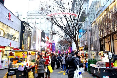 Famous fried chicken joint serves korean street food, korean fried chicken, kimbap, and ramen. 50 Best Korean Street Food At Myeongdong - From Grilled ...