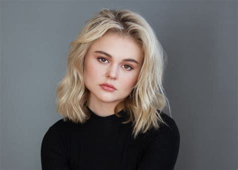 1420x1020 Resolution Emily Alyn Lind 2020 4k 1420x1020 Resolution