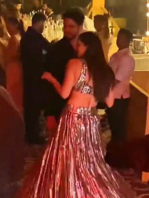 Viral Video Of Kiara Advani And Sidharth Malhotra Dancing Away Surfaces Online Watch Here