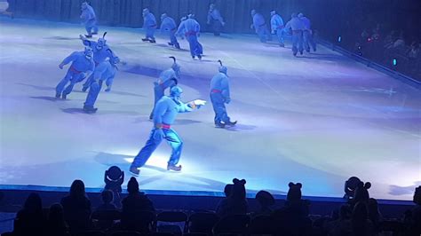 Disney On Ice 100 Year Of Magic Aladdin And Genie Youtube