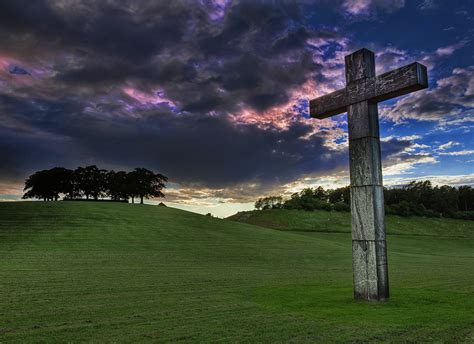 1920x1080 Resolution Stock Photography Of Gray Wooden Cross On Grass