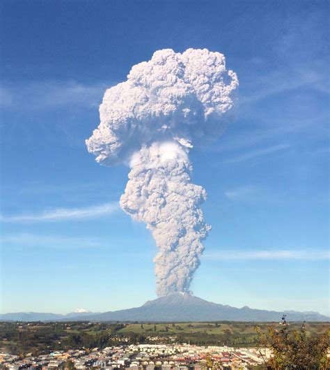 Stunning Photos Of Calbuco Volcano Eruption In Chile That Forced 1500