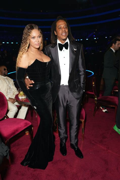Beyoncé Wears Dresses By Schiaparelli Balmain And Gucci At Grammys 2023
