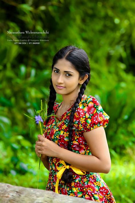 Nayanathara Wickramarachchi Cute Looking Photos