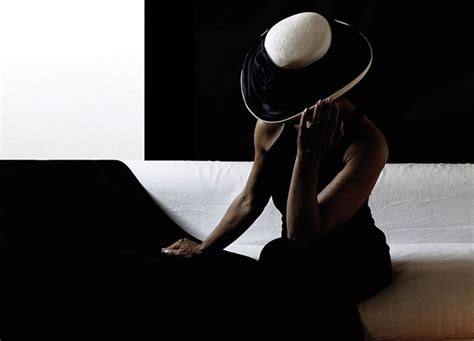 Mysterious Woman Sensual Black Mysterious White Woman Sexy Hat Hd Wallpaper Peakpx