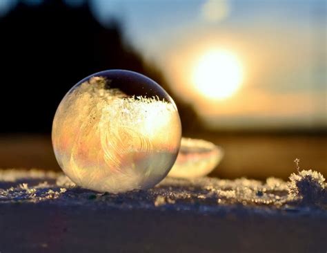 These Photos Of Frozen Bubbles And Crystals Are So Beautiful Theyll