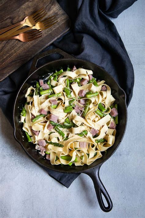 Plus tips on how to roll out your pasta by hand or using a pasta maker. Ham Pasta w. Asparagus {A Leftover Easter Ham Recipe} | Luci's Morsels