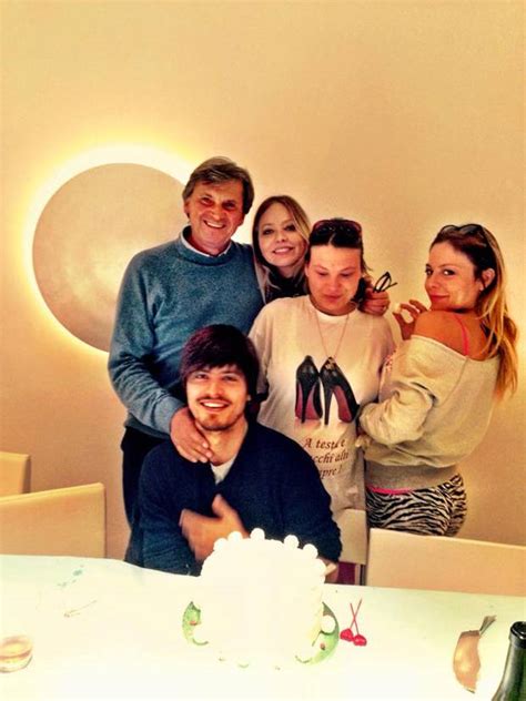 Quando si parla di figlie di ornella muti, il pensiero non può che andare a naike rivelli. Ornella Muti: 'Tanti auguri Andrea' - Gossip.it