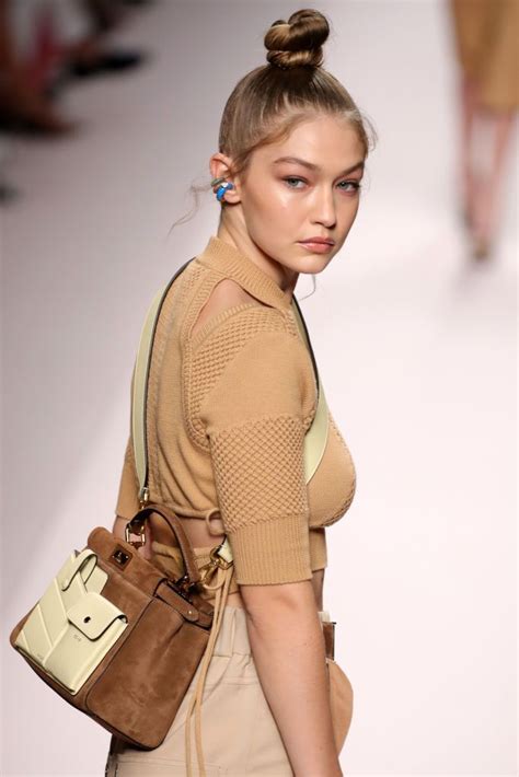 Here, we track gigi's runway career, from desigual to anna sui. Gigi Hadid walks the runway at the Fendi show during Milan ...