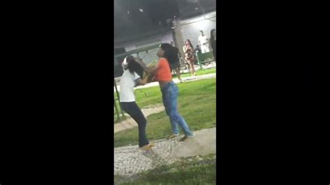 Meninas Brigam Com Soco E Chutes Em Praça No Marajó Youtube
