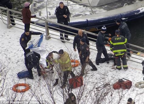 New York City Paramedic Jumps Into Hudson River Daily Mail Online