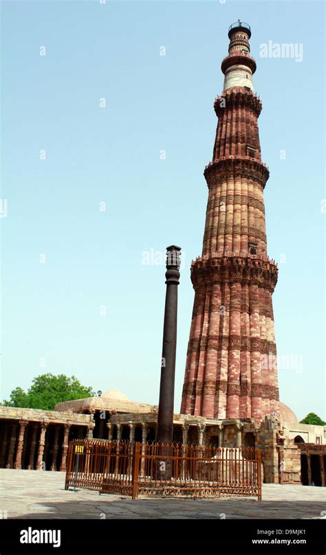 Qutub Minar New Delhi India Stock Photo Alamy