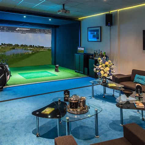Billed as the industry's first quadroscopic launch monitor, the gcquad's overhauled chassis holds four cameras. GCQuad Quadrascopic Launch Monitor | Foresight Sports