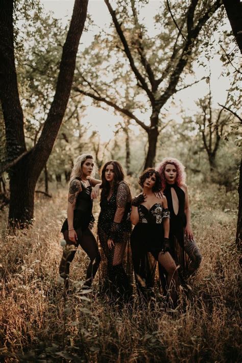 Pin By Hannah Blanton On Witch Photoshoot Ok Halloween Photography Halloween Photoshoot