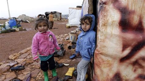 مفوضية اللاجئين تعلن إيقاف المساعدات عن السوريين في لبنان