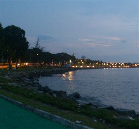 Something you do 12 miles away from home while wearing timberland boots and armed with a claw hammer you recently stole. Pin by Hana Fish on Sabah, Malaysia | Jogging track ...
