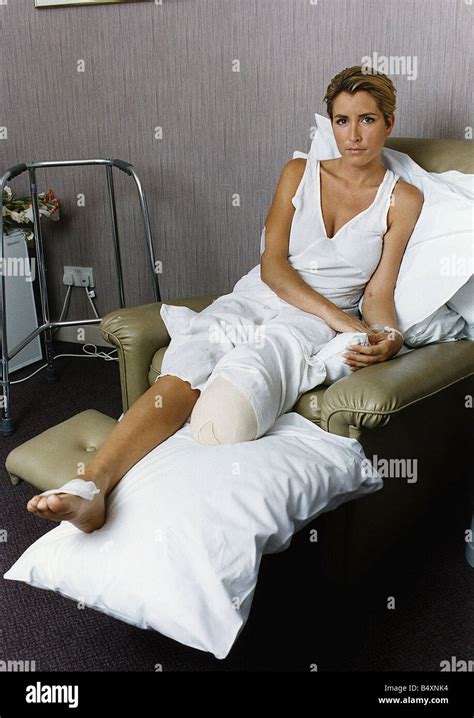Heather Mills Model Who Lost His Leg In Road Accident Sitting In Chair Dbase Mirrorpix Stock