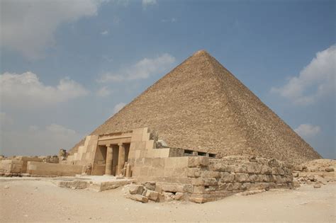 The great pyramid of giza was built as a tomb for the egyptian pharaoh khufu. File:Great Pyramid of Giza, Giza, Egypt8.jpg - Wikimedia ...