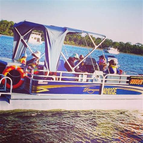You came to the right place. Tin Can Bay Boat Hire - 2020 Alles wat u moet weten ...