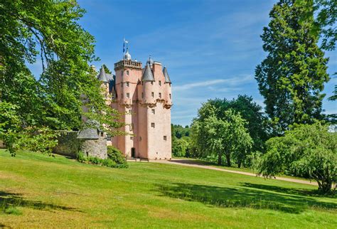 Craigievar Castle A Scottish Castle Full Of Tales Of Warriors And