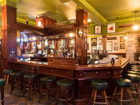These Design Elements Define True Irish Pubs In Chicago