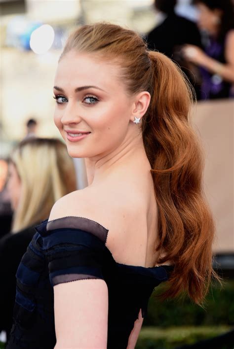 Sophie Turner See Every Breathtaking Beauty Look From The 2016 Sag