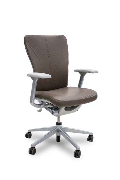 Designed by ito design of germany, in collaboration with the haworth design studio, zody is truly international, as well as versatile. Haworth Zody Task Chair (Relax/Brown)