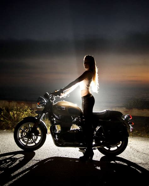 Triumph Bonneville Ridingirls For Altervista