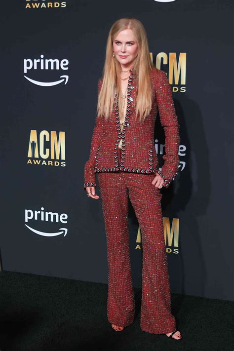 Nicole Kidman Wore Nothing Underneath Her Red Chanel Tweed Jacket At