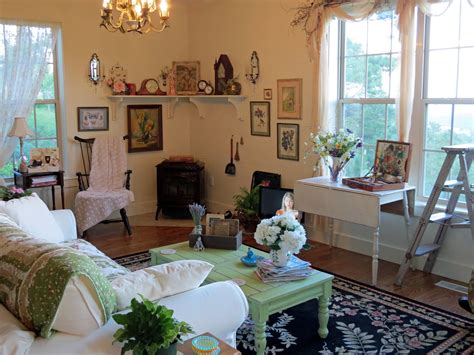 Cottage style living room | Cottage style living room, Cottage living rooms, Cottage style