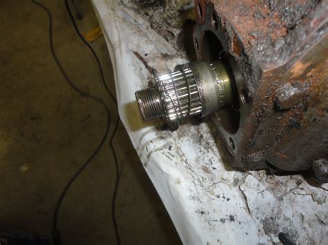 The shaft is supported in the centre by a flexibly mounted ball race. 1963 Jaguar Series 1 XKE FHC Restoration - Part 30