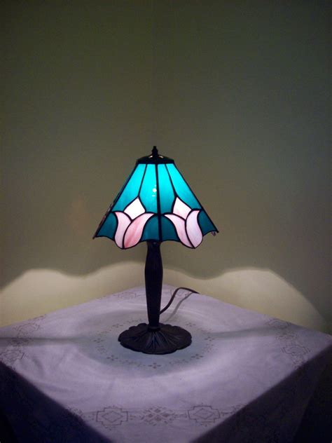 Simple but classic, modern but also stylish, to decorative your living or working space with this table lamp, never out of fashion, ideal gift for your. 4 Adventurous Cool Ideas: Lamp Shades Living Room Modern ...