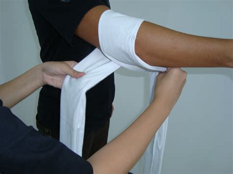 elbow bandage application cravat bandage basic lifesaving solutions