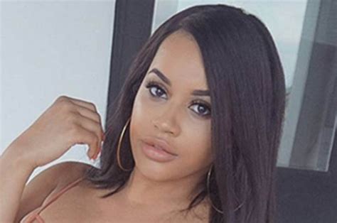 Lateysha Grace Instagram Star Wows With Knickers And Boobs Flash