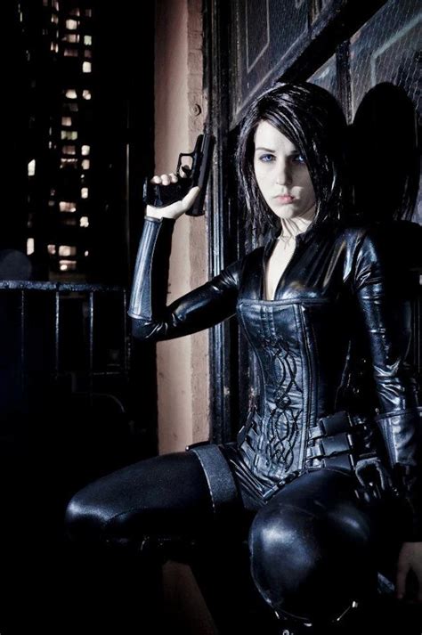 Cause i love dangerous ladies and their dudes in distress. Selene (Underworld Series) Cosplay - Project-Nerd