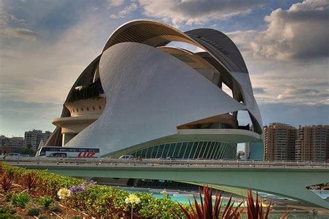 Santiago calatrava was born in 1951 in the city valencia in the comunidad valenciana. Morning News Roundup: The City of Valencia Sues Santiago ...