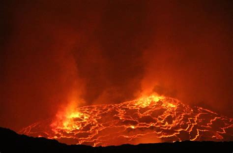Das geht jetzt auch bequem von zuhause aus. Vulkan Manaro im Südpazifik ausgebrochen: Die zehn ...