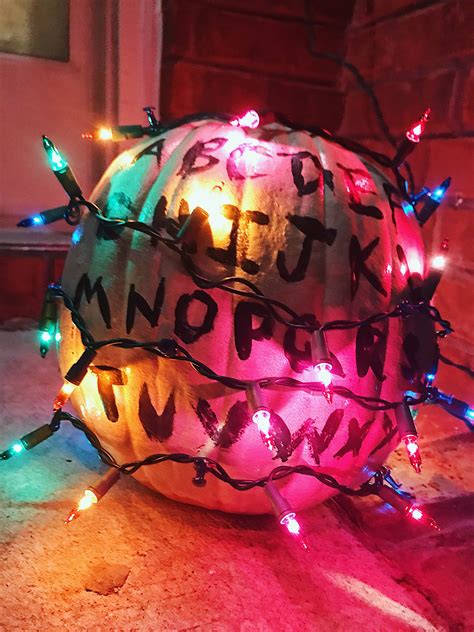 Watch as griffon ramsey carves this mind. Stranger Things Pumpkin #strangerthings #pumpkins # ...