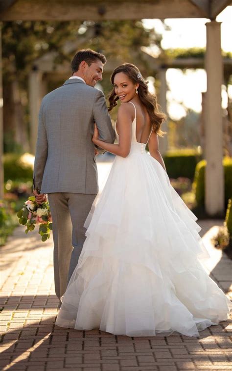 How To Find Your Dream Wedding Dress In Our Dress Finder Wedding Journal