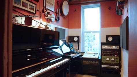 A Professional Recording Studio in an Unbelievably Tiny Room