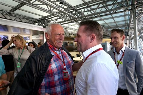 Jos verstappen, der vater von max verstappen, soll am vergangenen wochenende teil einer auseinandersetzung in einem strandclub im niederländischen roermond gewesen sein. Dietrich Mateschitz : 'Verstappen has nowhere to go!'