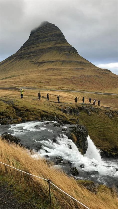Mt Kirkjufell And Kirkjufellsfoss Video In 2020 Waterfall Adventure
