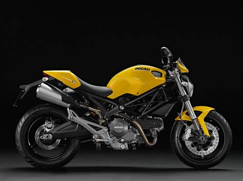 The unit is combined with a six speed transmission. Black Rider: Ducati Monster 696 and 796