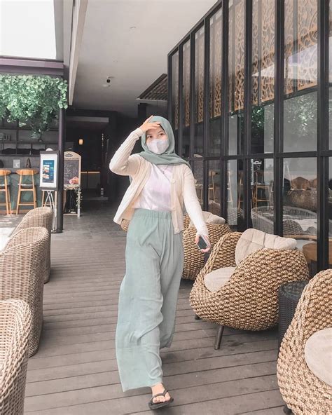Ootd Kulot Putih Dan Tunik